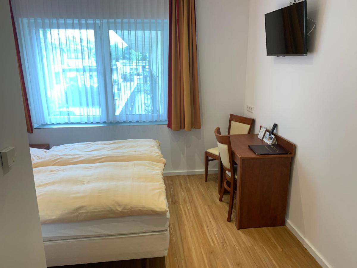 Hotel Restaurant Zur Post 2*